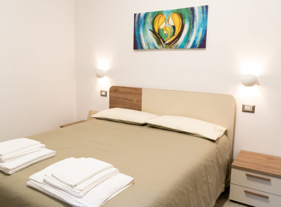 Room 01