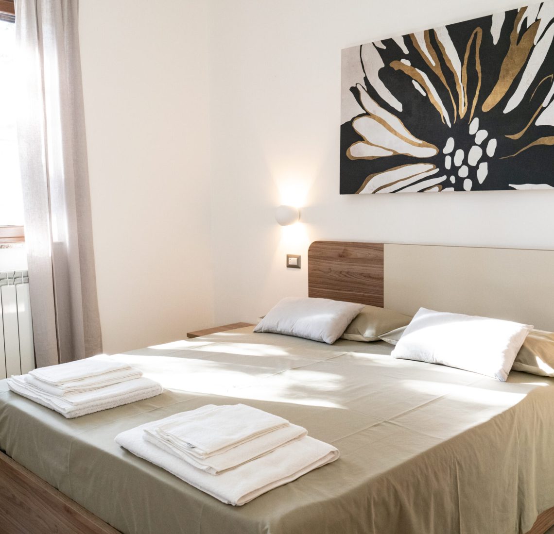 Room 02